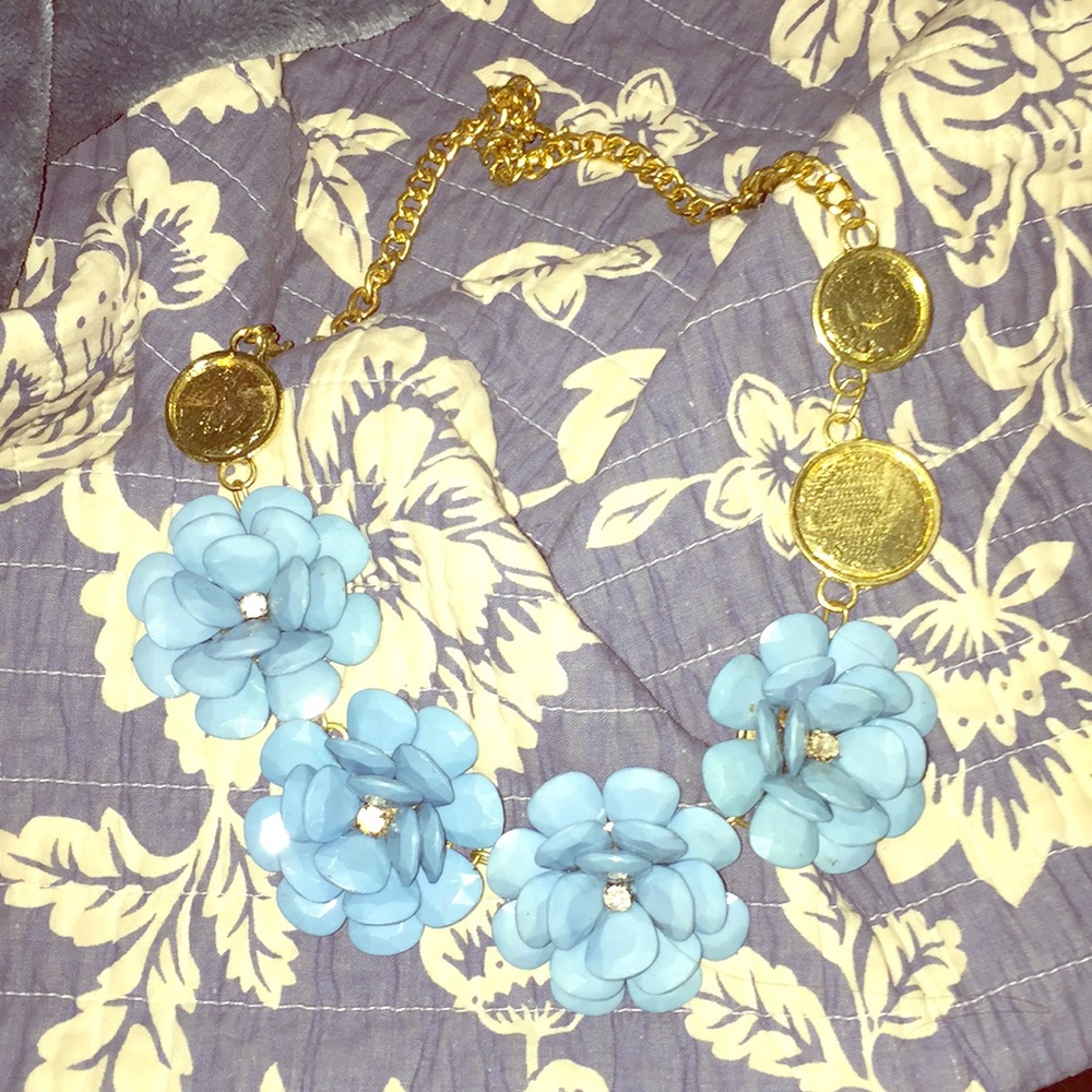 All around floral statement necklace - Picture 1 of 1